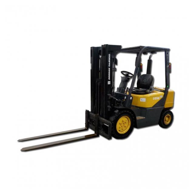 CARRETILLA INDUSTRIAL GASOIL 2.500 KGS.